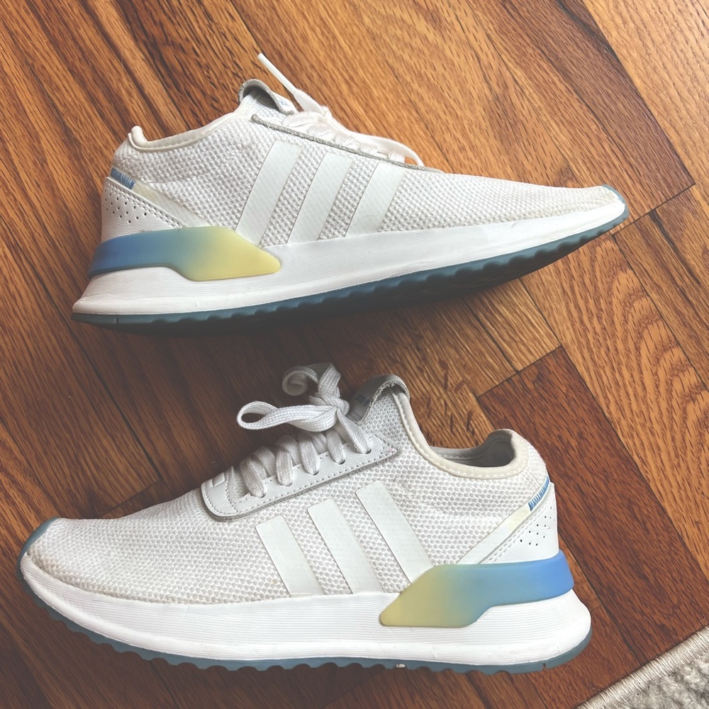 ADIDIAS sneakers